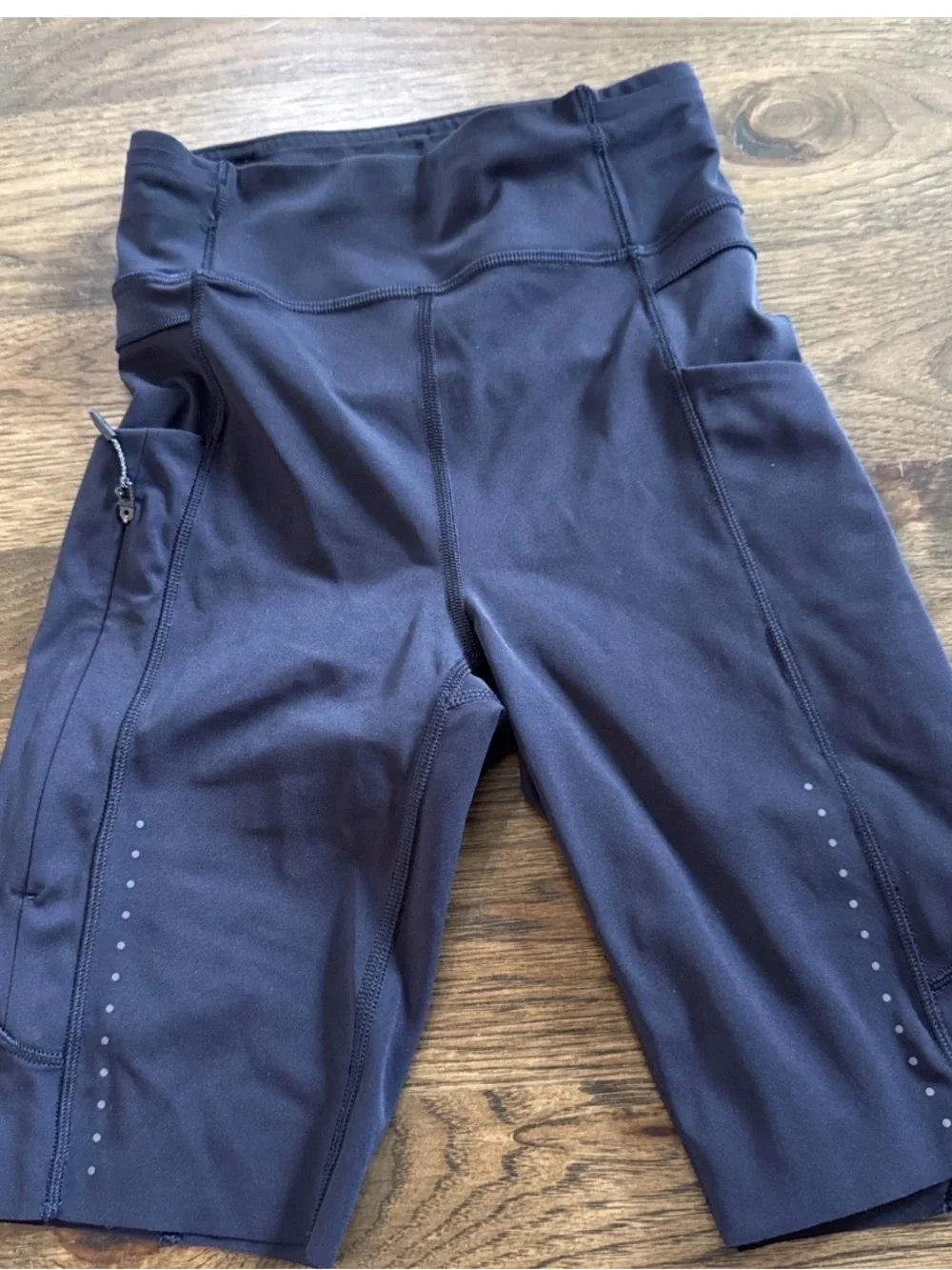 lululemon Size 2 Black High-Waist Bike Yoga Shorts with Side Pocket -018